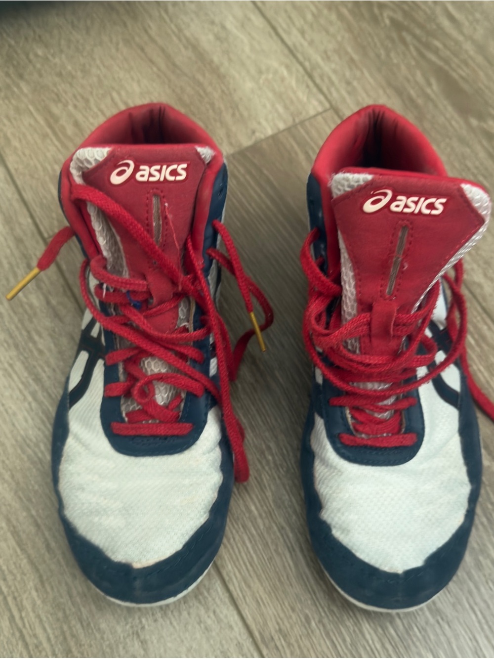 ASICS Kids Red, Navy and White High-Top wrestling Shoes, size 3.5 US